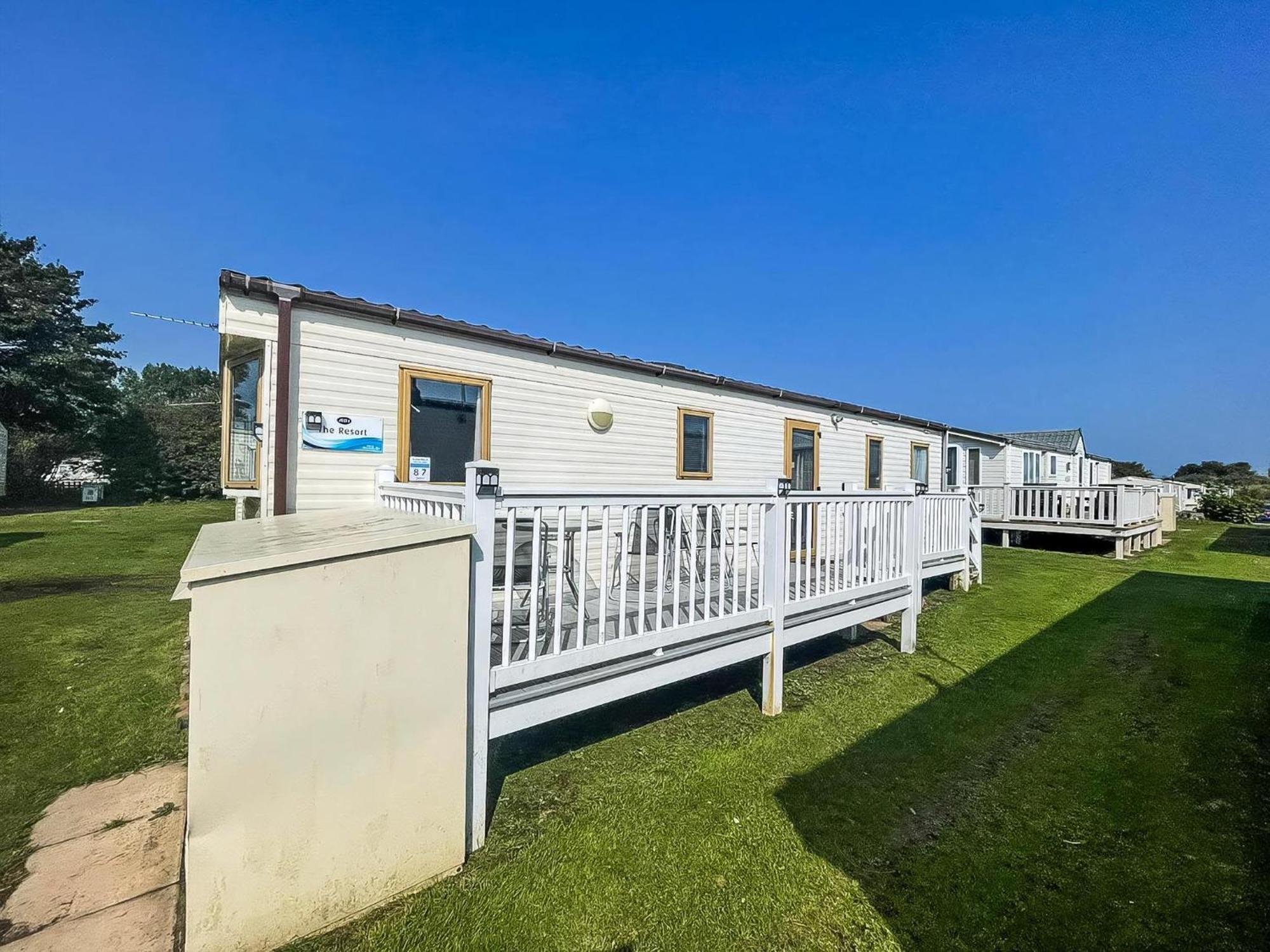 8 Berth Caravan With Decking At Sunnydale In Lincolnshire Ref 35087S Лаут Екстер'єр фото