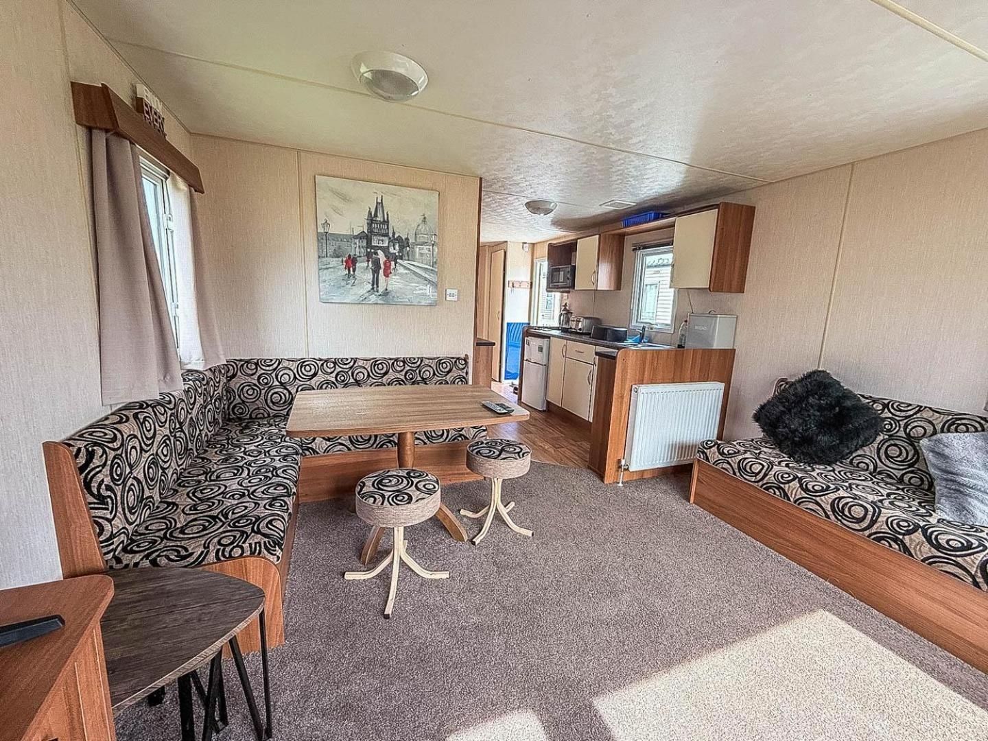 8 Berth Caravan With Decking At Sunnydale In Lincolnshire Ref 35087S Лаут Екстер'єр фото