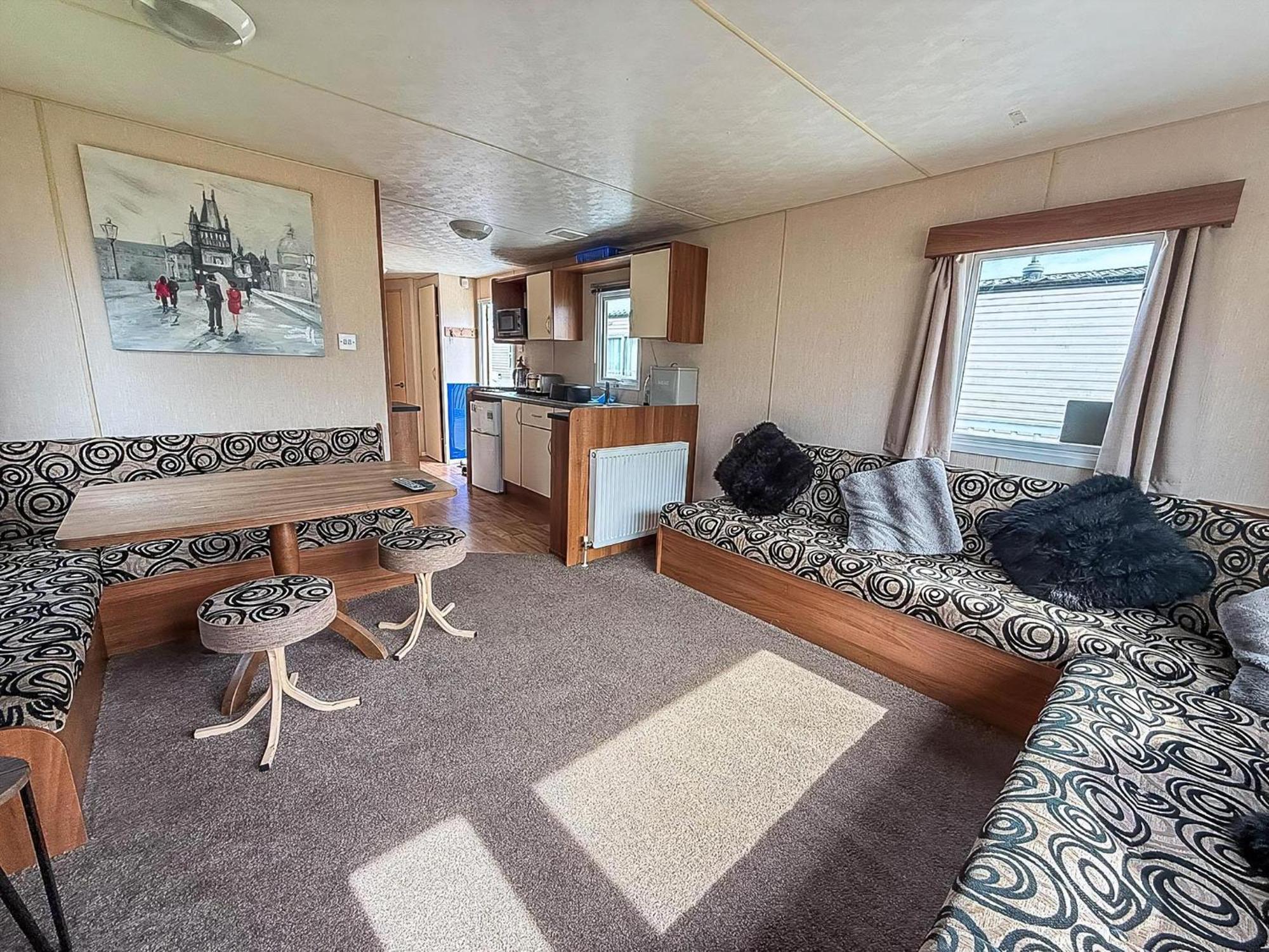 8 Berth Caravan With Decking At Sunnydale In Lincolnshire Ref 35087S Лаут Екстер'єр фото